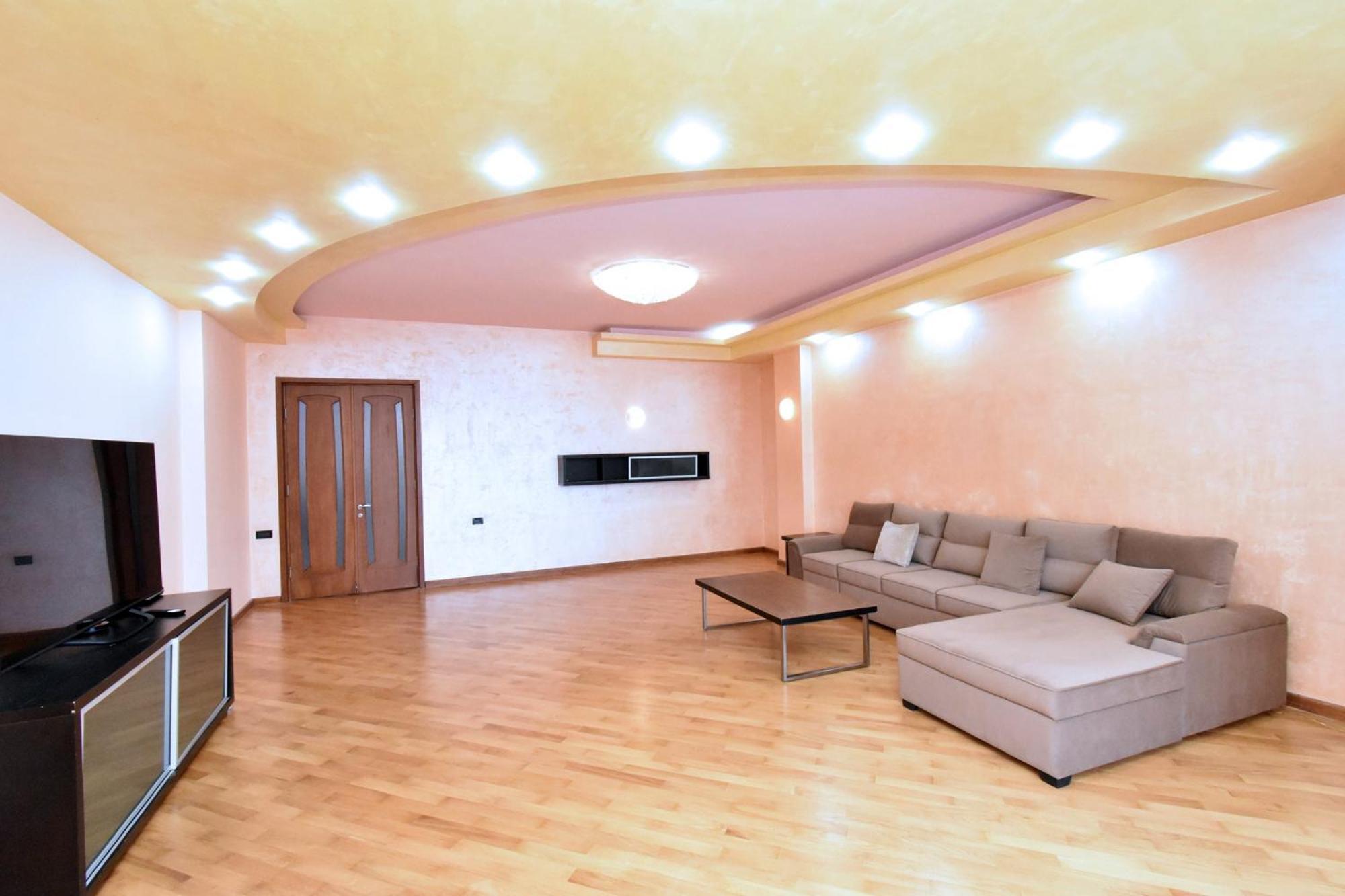 Amiryan Street, 3 Bedrooms Grand And Sunny Apartmet Am2711 Erevan Esterno foto